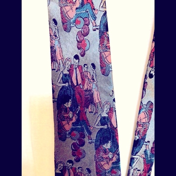 Luxury VTG EXC silk designer tie Never worn